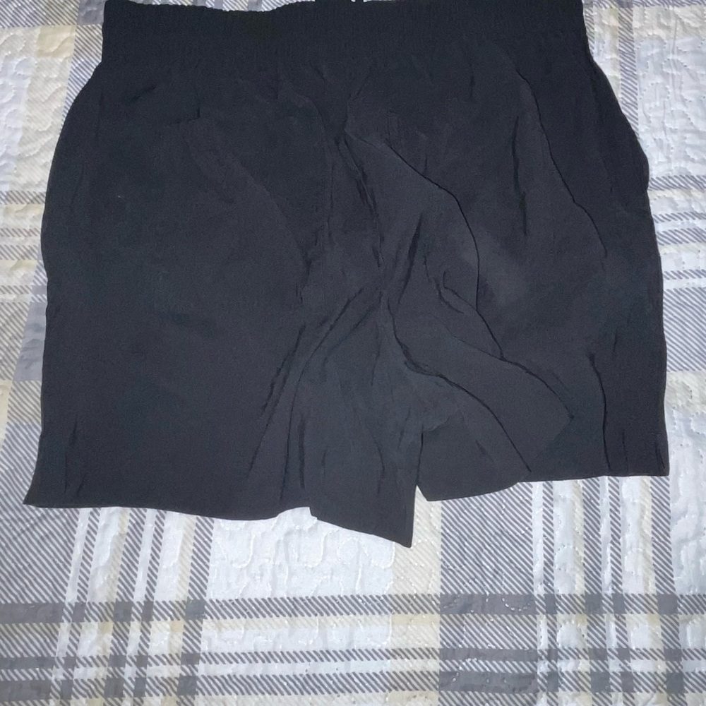 Simply Vera Vera Wang Black Elastic Shorts